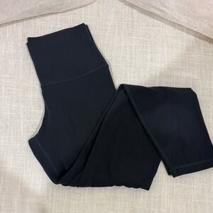 Aritzia Dark Green Golden High-Waisted Leggings; Size 6; Good Condition